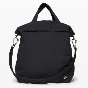 Lululemon On My Level 19L Bag - Black with Shiny Gold Hardware